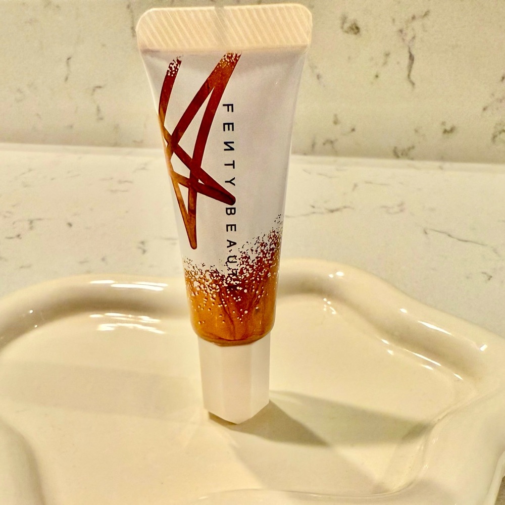 Fenty Beauty Liquid Killawatt Highlighter in Honey Hawtie 04 New 1.5 ML/ 0.5 FL